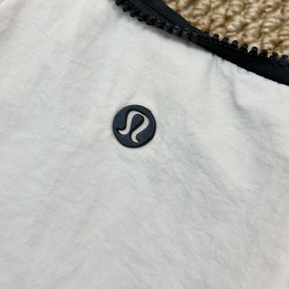 lululemon handbag - Picture 3 of 6